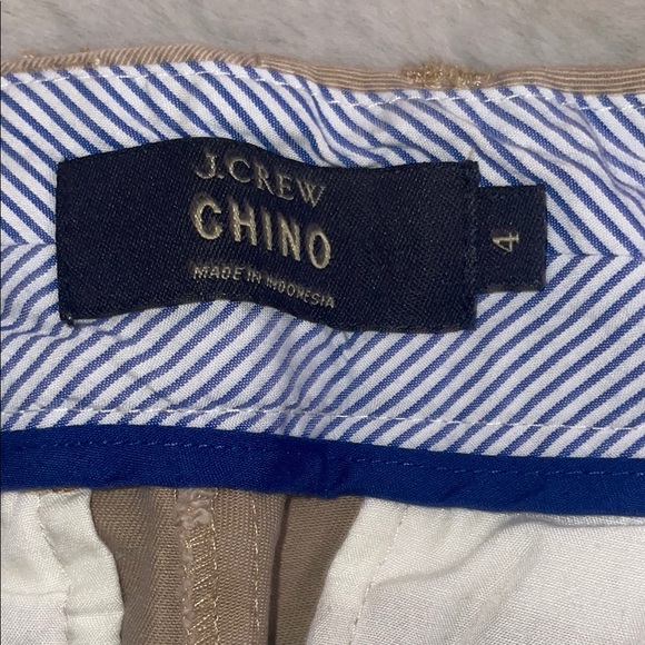 J. Crew Tan Kahki Mid Rise Flat-Front Style and 6 inch Length Womens Size 4 - Picture 2 of 4